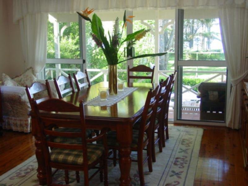 ABSOLUTE WATERFRONT HOME Picture 3