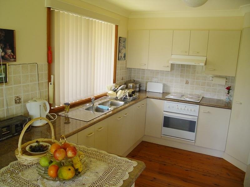 OCEAN VIEWS TO BROUGHTON ISLAND Picture 3