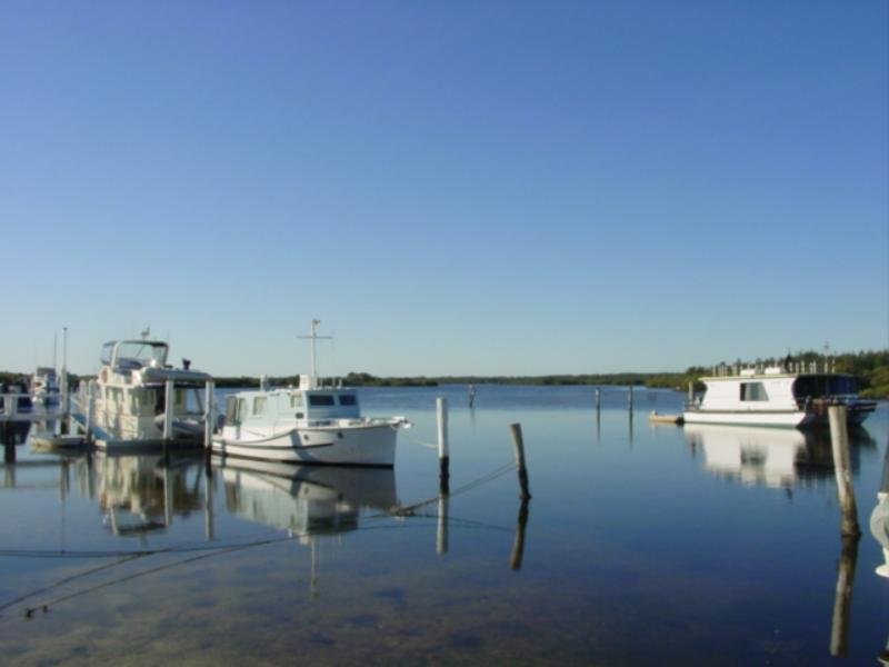 WATERFRONT APARTMENT GORGEOUS VIEWS Picture 2