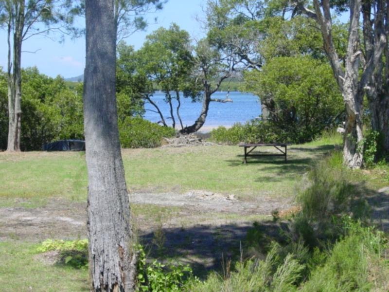 WATERFRONT RESERVE LAND Picture 2