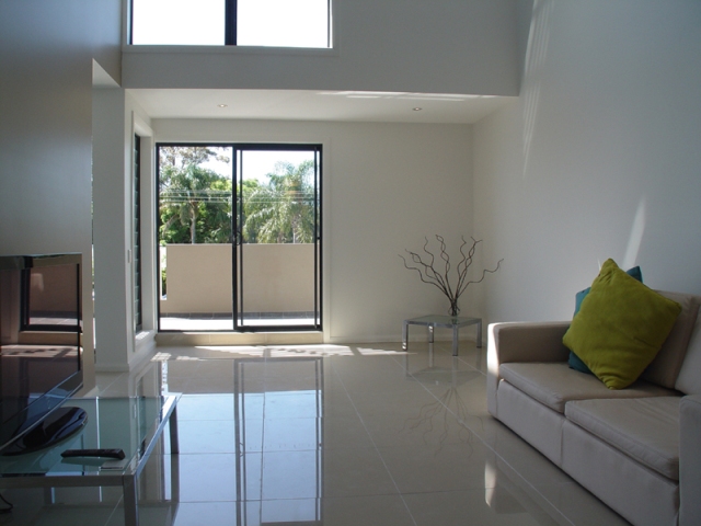 MODERN APARTMENT IN IDEAL LOCATION Picture 2