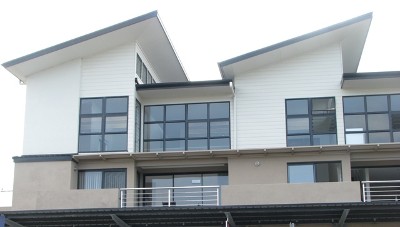 MODERN APARTMENT IN IDEAL LOCATION Picture