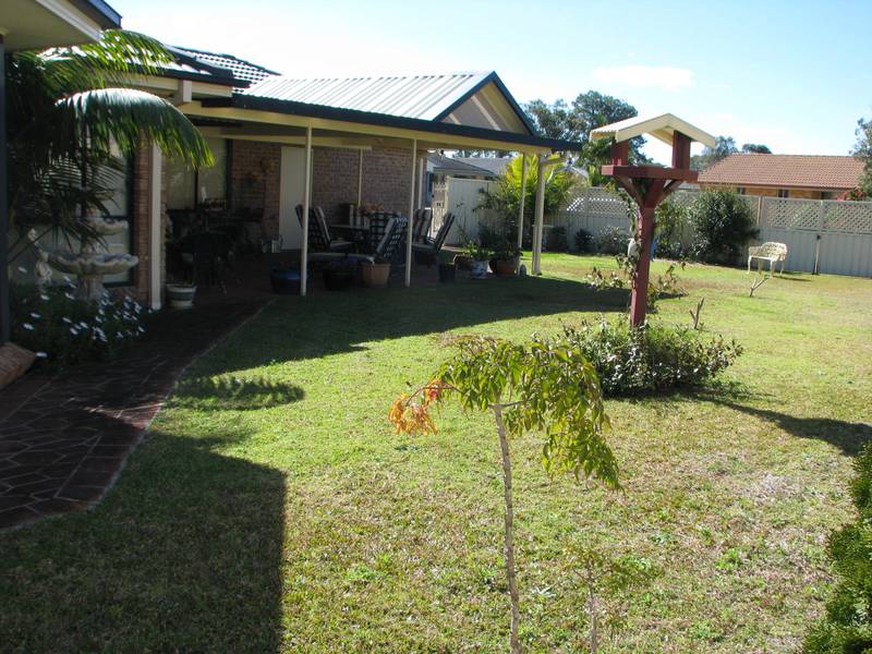 Quiet Location, Large Private Yard Picture 2