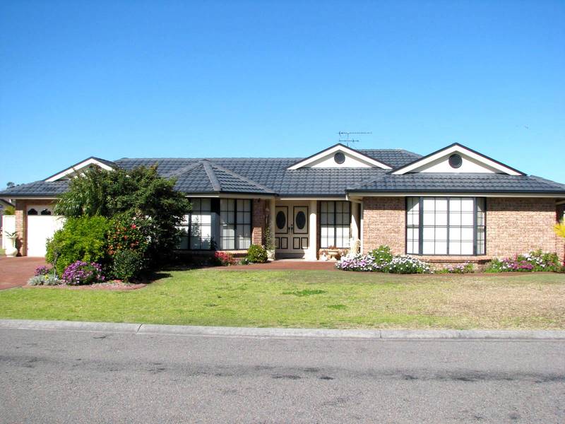 Quiet Location, Large Private Yard Picture 1