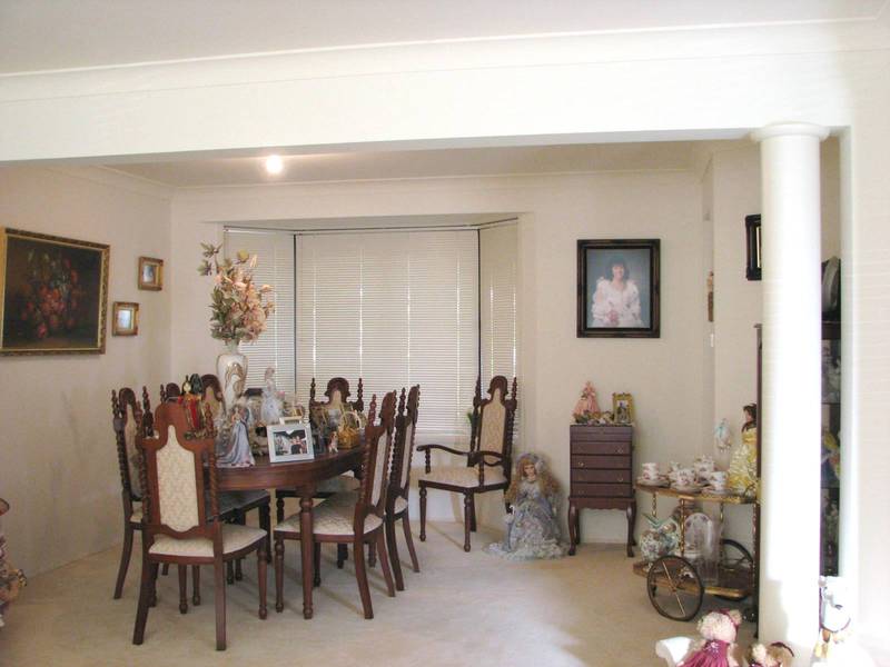 Quiet Location, Large Private Yard Picture 3