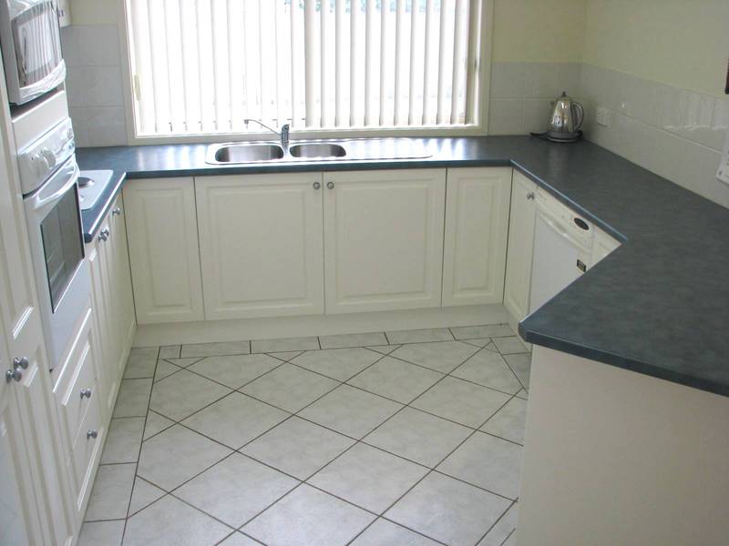 LOCATION, LOCATION! Picture 3