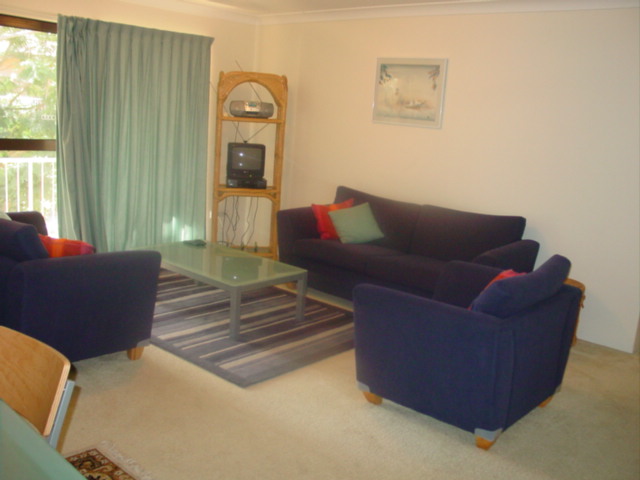 Fully Furnished 2 bedroom Unit Picture 2