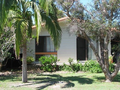 COMFORTABLE COTTAGE Picture COMFORTABLE COTTAGE Picture