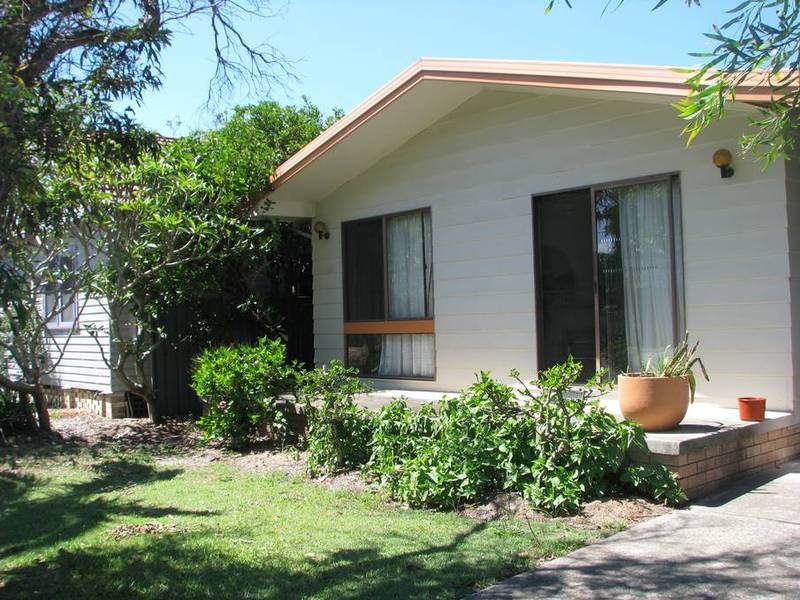 COMFORTABLE COTTAGE Picture 2