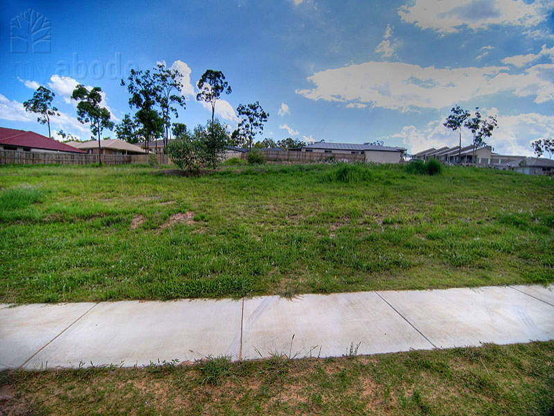 LOVE TO LIVE LAKESIDE? Picture 3