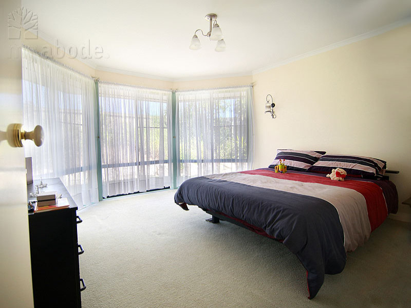 Needs a little TLC, but oozes potential. Picture 3