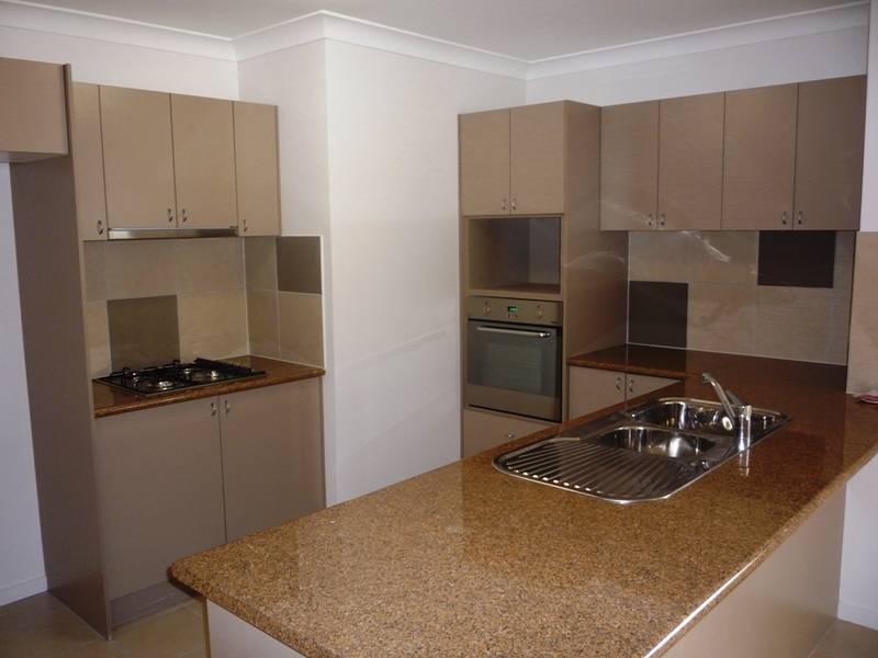 TORI SOLD IT.... Picture 3