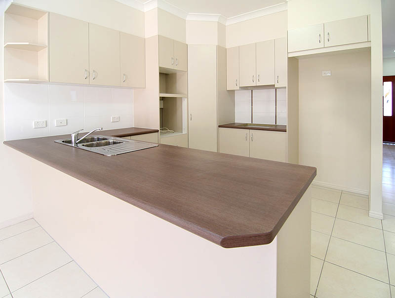 TORI SOLD IT.... Picture 3