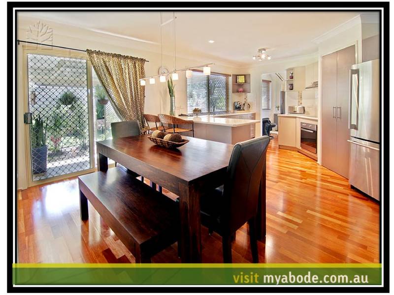 WOW! THIS IS A BEAUTIFUL HOME! Picture 3