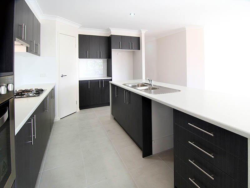 5 BED FAMILY HOME IN SPRINGFIELD LAKES WITH SIDE ACCESS!!??!
WOW!! Picture 2