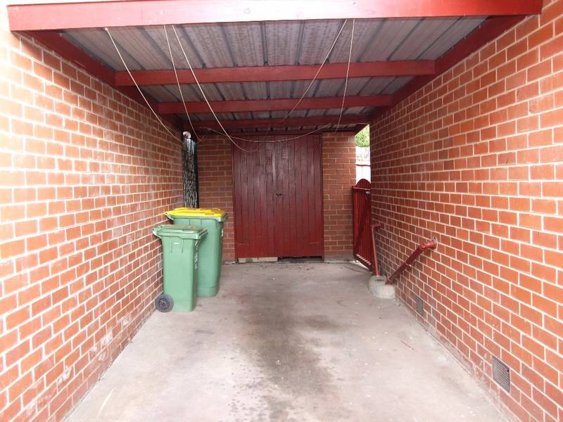 Light, Bright Two Bedroom Unit Picture 2