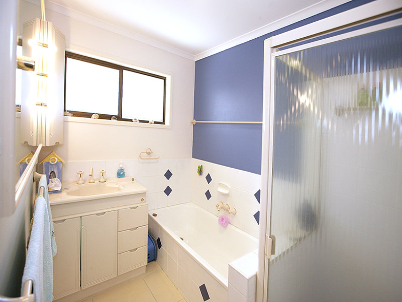 UNDER CONTRACT BY JAMES BELL OF BRAD BELL PROPERTY CONSULTANTS! Picture 2