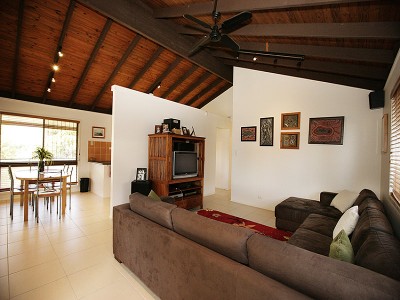 UNDER CONTRACT BY JAMES BELL OF BRAD BELL PROPERTY CONSULTANTS! Picture