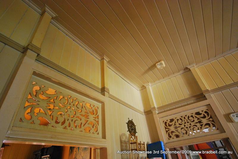 SOLD UNDER THE HAMMER BY BRAD BELL REAL ESTATE!!!! Picture 2