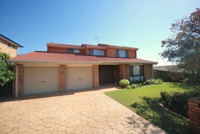 UNDER CONTRACT BY SARAH BELL OF BRAD BELL REAL ESTATE! Picture