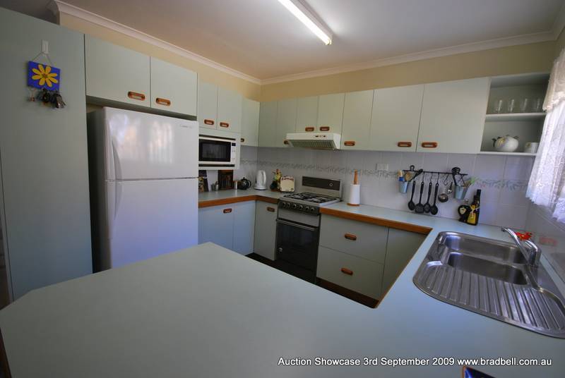 UNDER CONTRACT BY JAMES BELL OR BRAD BELL PROPERTY CONSULTANTS! Picture 2