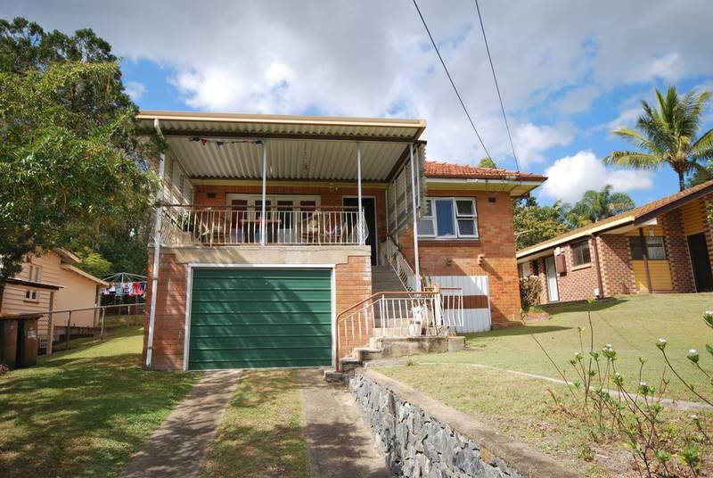 SOLD UNDER THE HAMMER $50,000 ABOVE RESERVE!!!!! Picture 1