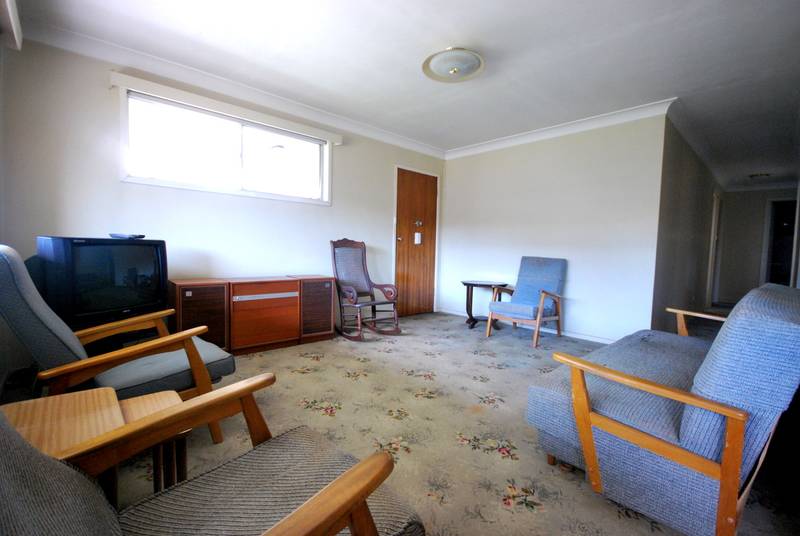 SOLD BEFORE AUCTION DAY BY JAMES BELL OF BRAD BELL PROPERTY CONSULTANTS! Picture 3