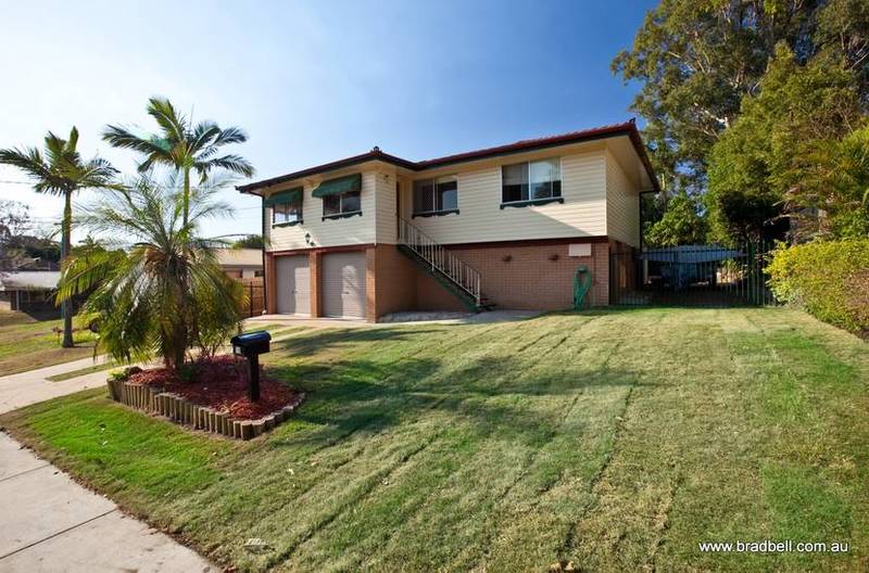 SPACIOUS FAMILY HOME! Picture 1