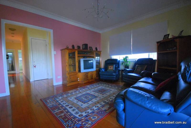 AUCTION CANCELLED ~ RESERVE SET $412,000.00 Picture 2