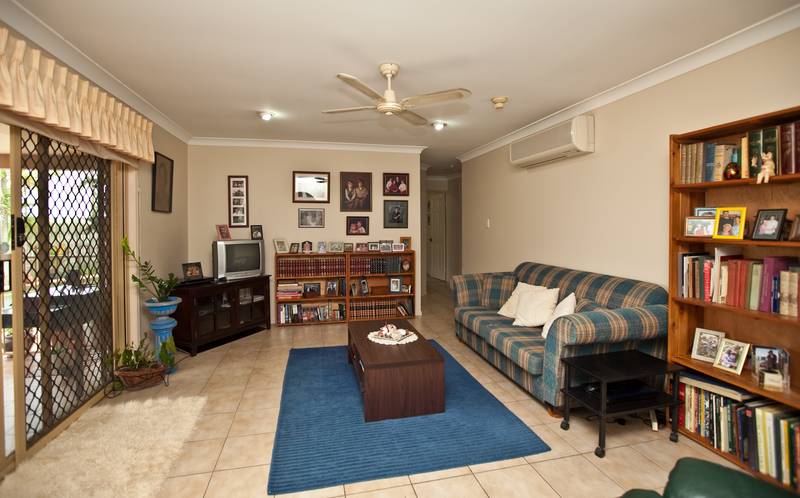 FAMILY HOME WITH ALL THE COMFORTS! View the HD Video (Click online Tour) Picture 3