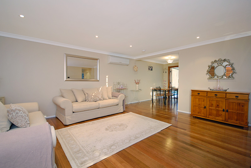 Stunning Designer Finish - Outstanding Home Picture 3