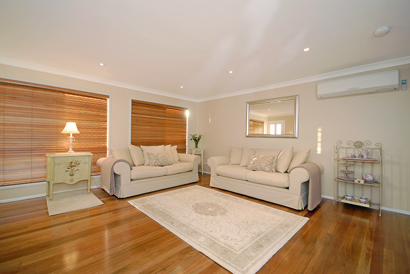 Stunning Designer Finish - Outstanding Home Picture 2