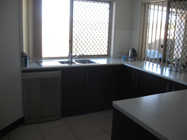 Immaculate beautifully presented home Picture 3