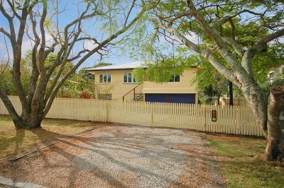 Bald Hills Heartland - Genuine original home themed for entertainment, relaxation and greenhouse effeciency..... Picture