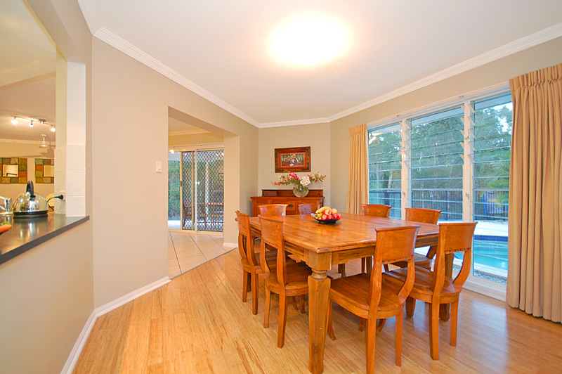 Stunning Executive Residence - Move in before or after Christmas Picture 3