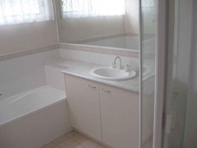 Canterbury Estate Family Home - A must see Picture 2