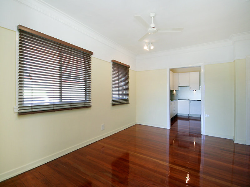 Stunning interior - unbelievable value - ready to sell this weekend!! Picture 2