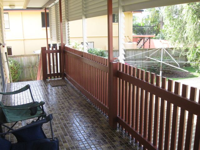 Leave the car at home - walk to train Picture 3