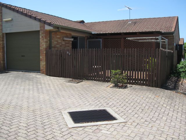 Massive Unit in The Groves Complex Picture 1