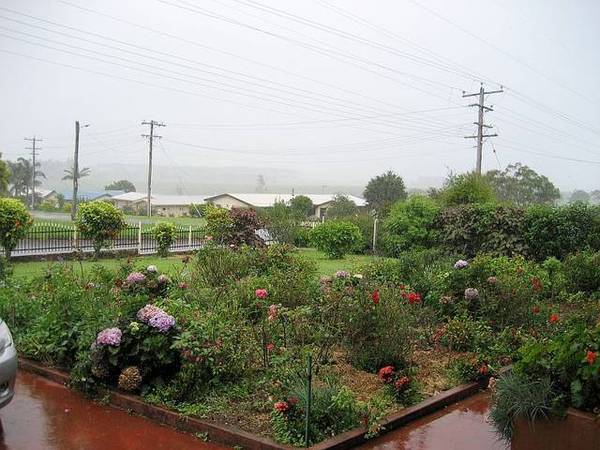 LARGE BRICK HOME ON ½ ACRE - 3160. Picture 3