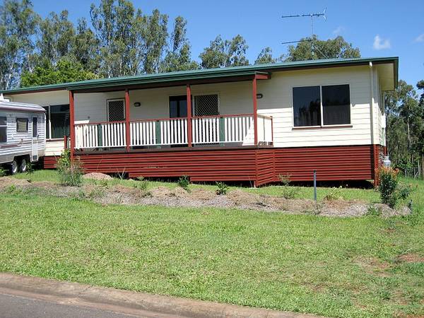 ATHERTON FAMILY HOME WITH POOL - 3196: Picture 3