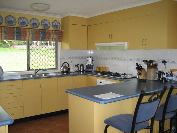 YUNGABURRA - LAKEFRONT PROPERTY Picture 1
