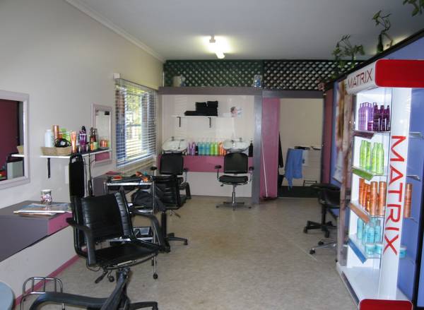 HAIR SALON- b3033: Picture 3