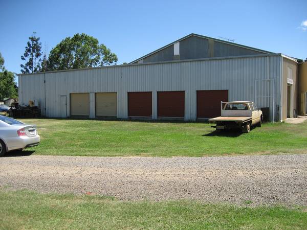 INVESTMENT - UNIQUE LIFESTYLE ACREAGE & INCOME - C3088 Picture 3