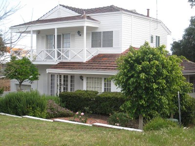 SUNDRENCHED SEASIDE COTTAGE - SOUTH CITY BEACH!! Picture