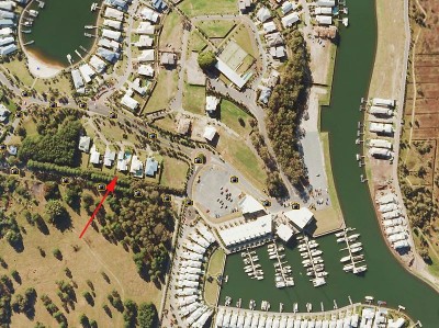 PRIME LOCATION IN COOMERA WATERS Picture