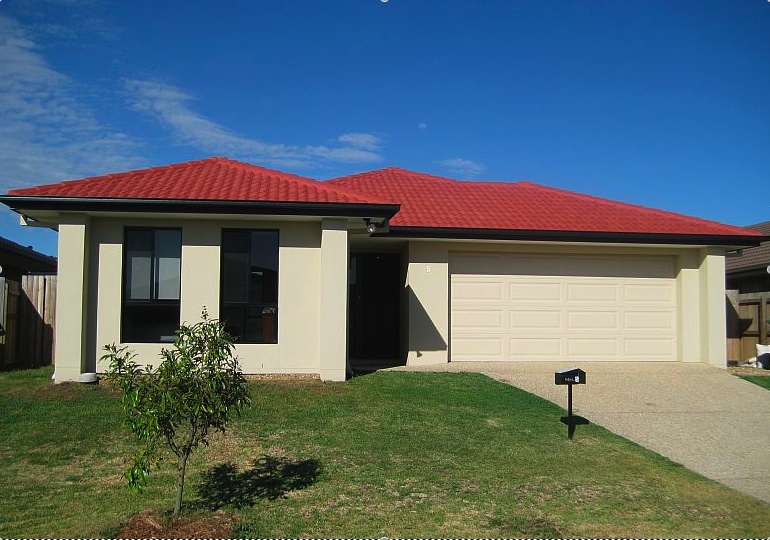 PRESENTATION
PERFECT in HAWTHORNE WOODS Picture 1