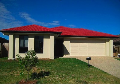 PRESENTATION
PERFECT in HAWTHORNE WOODS Picture