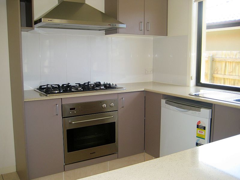 PRESENTATION
PERFECT in HAWTHORNE WOODS Picture 3