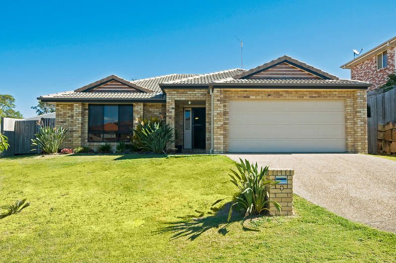 IMMACULATE FAMILY HOME - Excellent Location Picture 1